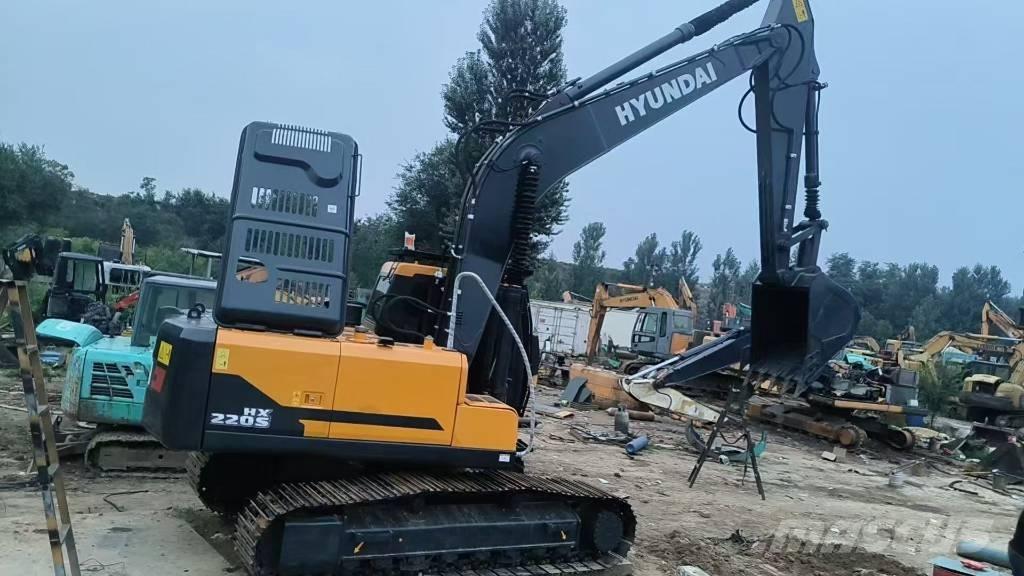 Hyundai HX220S Bandgrävare