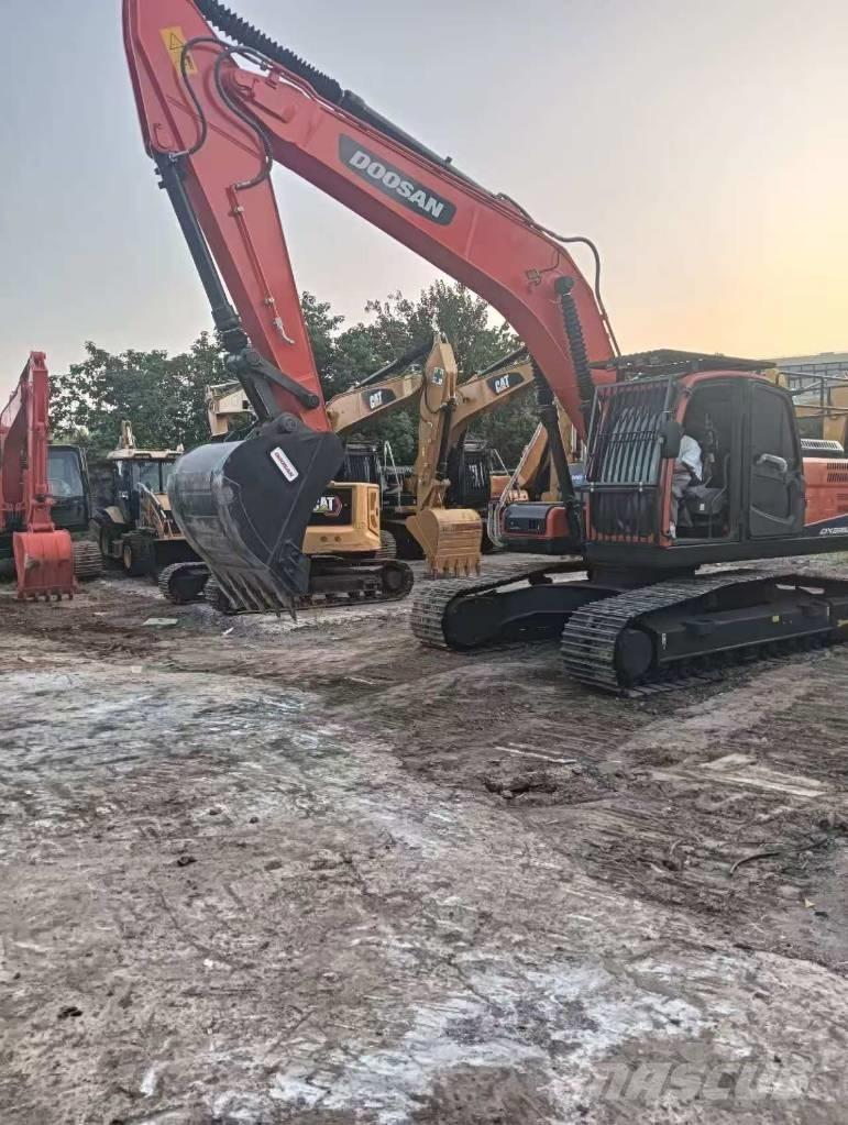 Doosan DX 225 LC-9C Bandgrävare