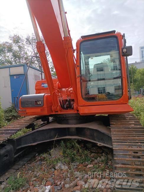 Doosan DX 300 Bandgrävare
