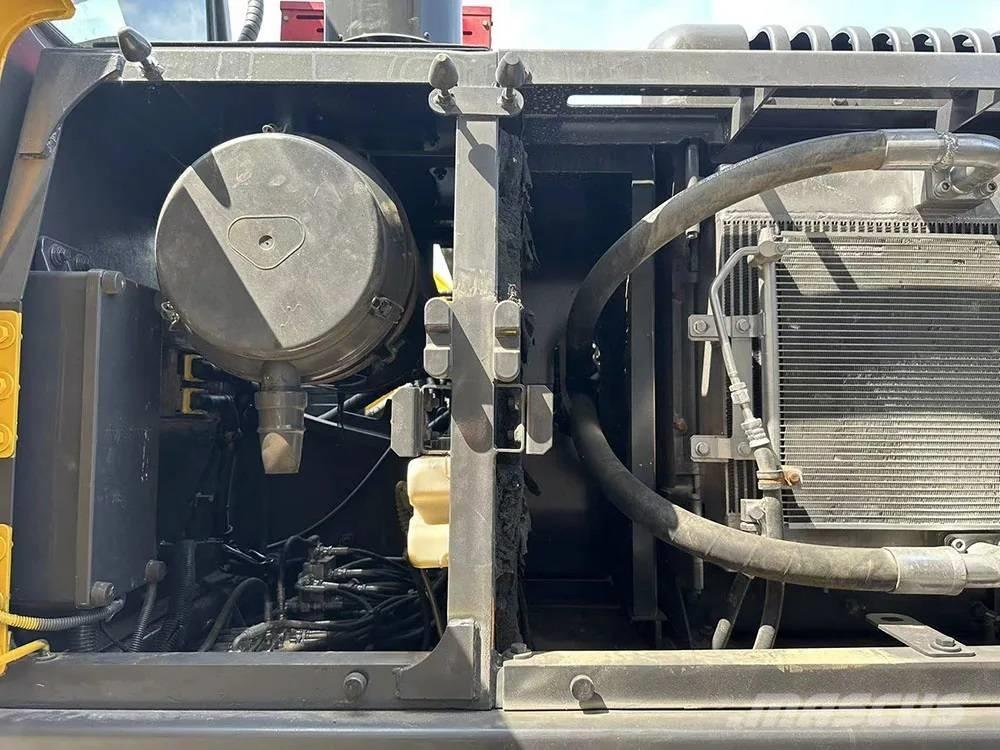 Volvo EC240D Bandgrävare