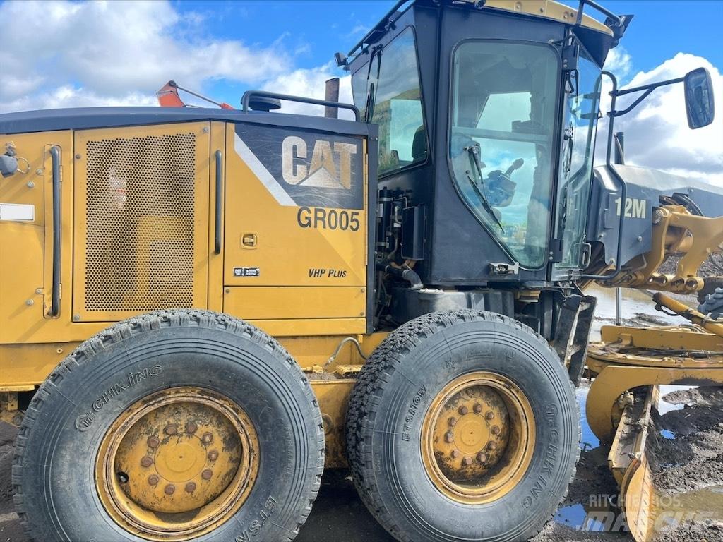 CAT 12 M Väghyvlar