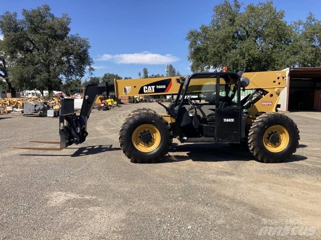 CAT TL 642 C Teleskoplastare