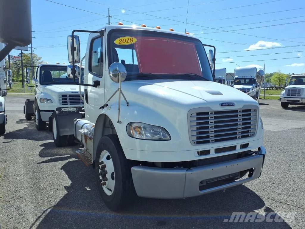 Freightliner M2 106 Dragbilar