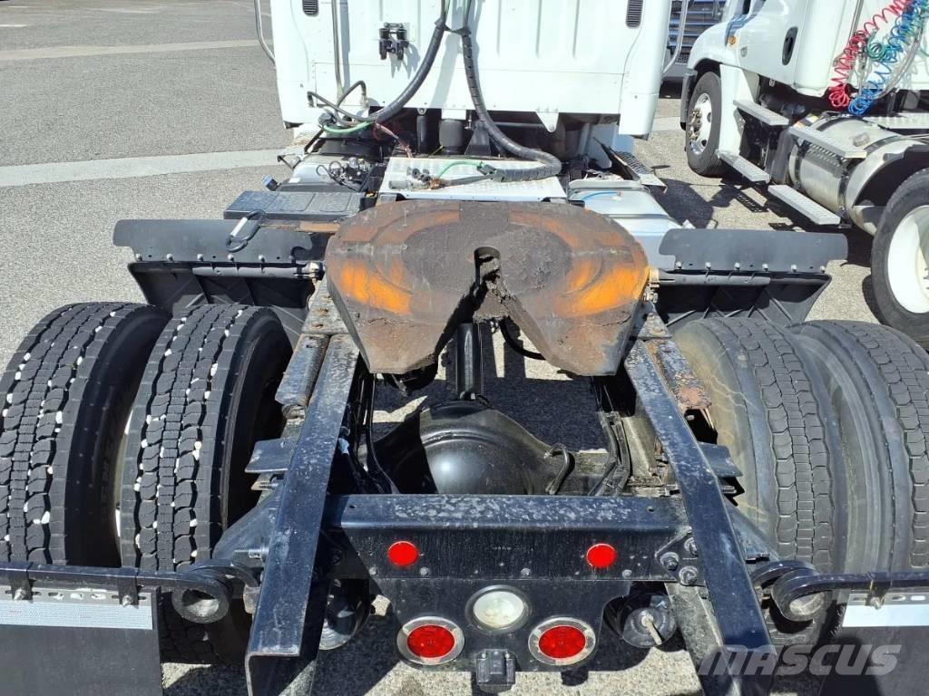 Freightliner M2 106 Dragbilar