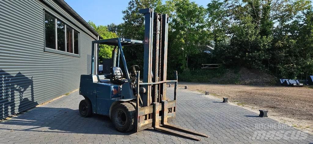 Clark 3 ton diesel Övriga motviktstruckar