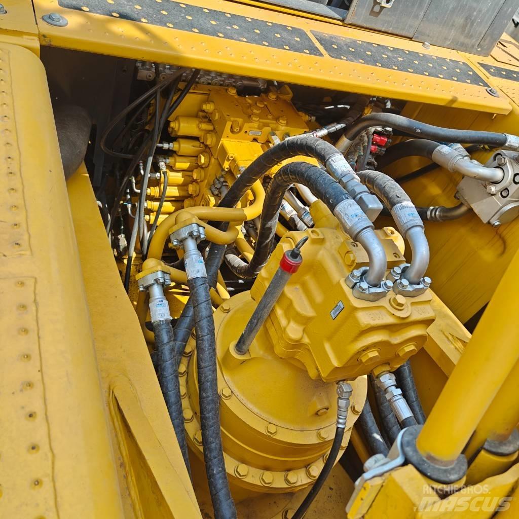 Komatsu 450LC-8 Bandgrävare