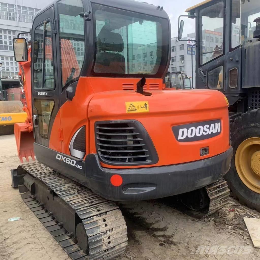 Doosan DX60 Midigrävmaskiner 7t - 12t