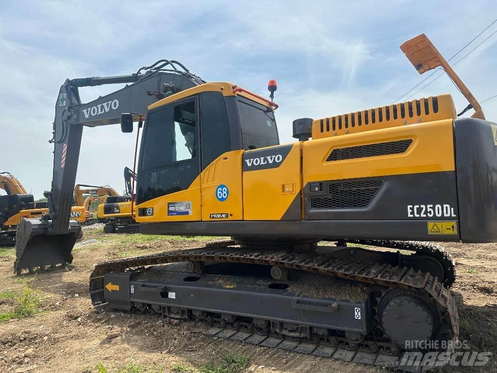 Volvo EC 250 D Bandgrävare