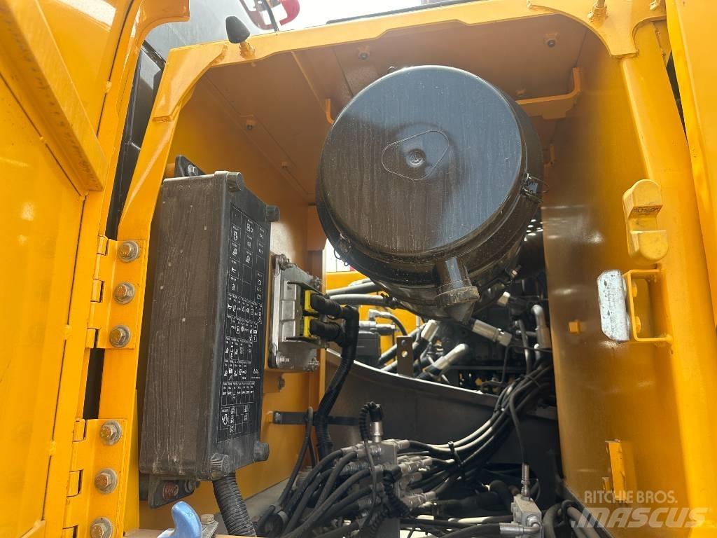 Volvo EC 250 D Bandgrävare