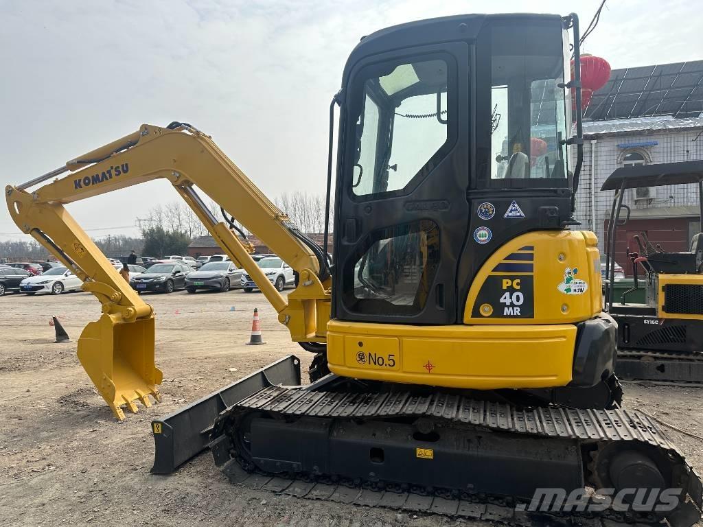 Komatsu 40 MR Bandgrävare