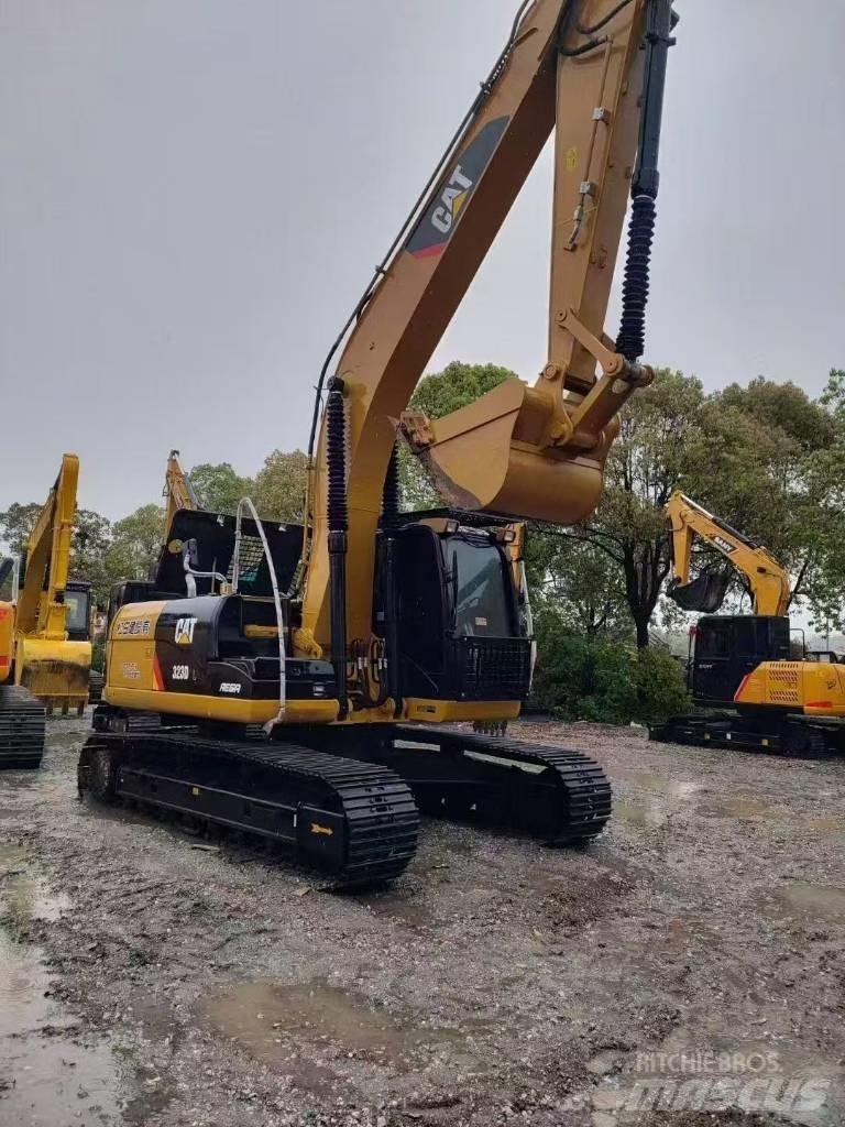 CAT 323D2 Bandgrävare