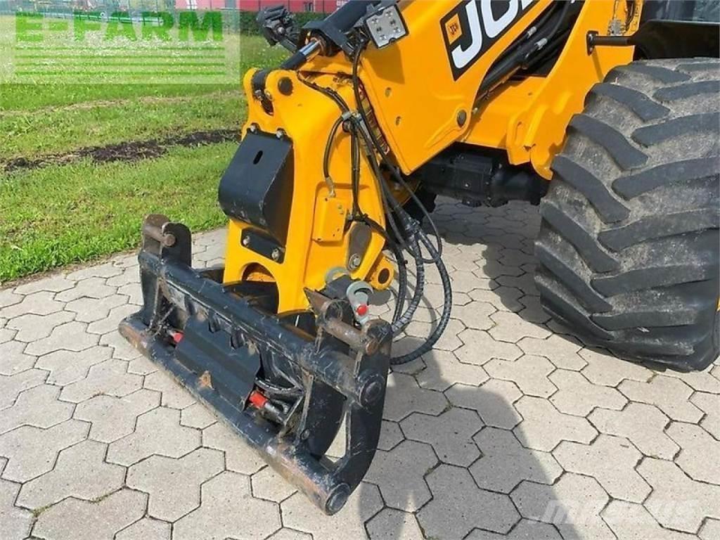 JCB tm 220 - 40 km/h Redskapsbärare för lantbruk