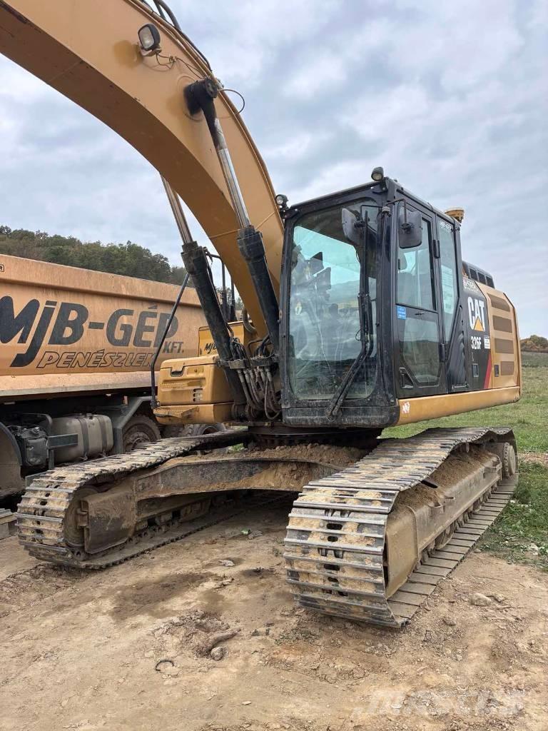 CAT 326 F Bandgrävare