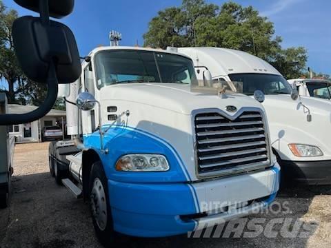 Mack CXN613 Dragbilar