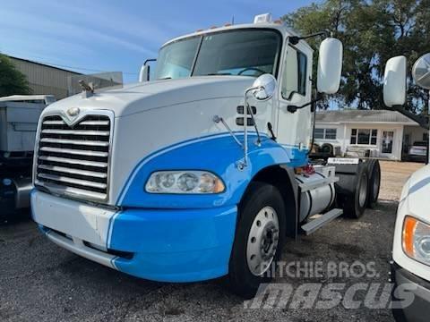 Mack CXN613 Dragbilar