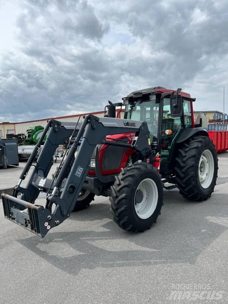 Valtra A 83 Traktorer