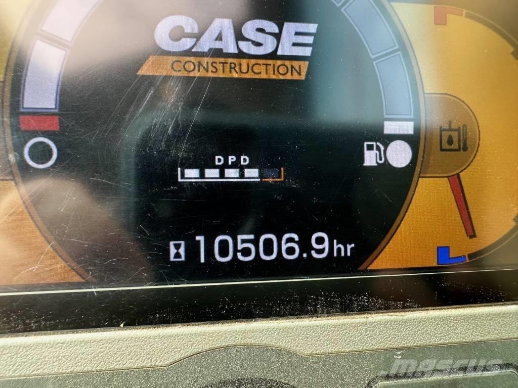 CASE CX 235 C SR Bandgrävare