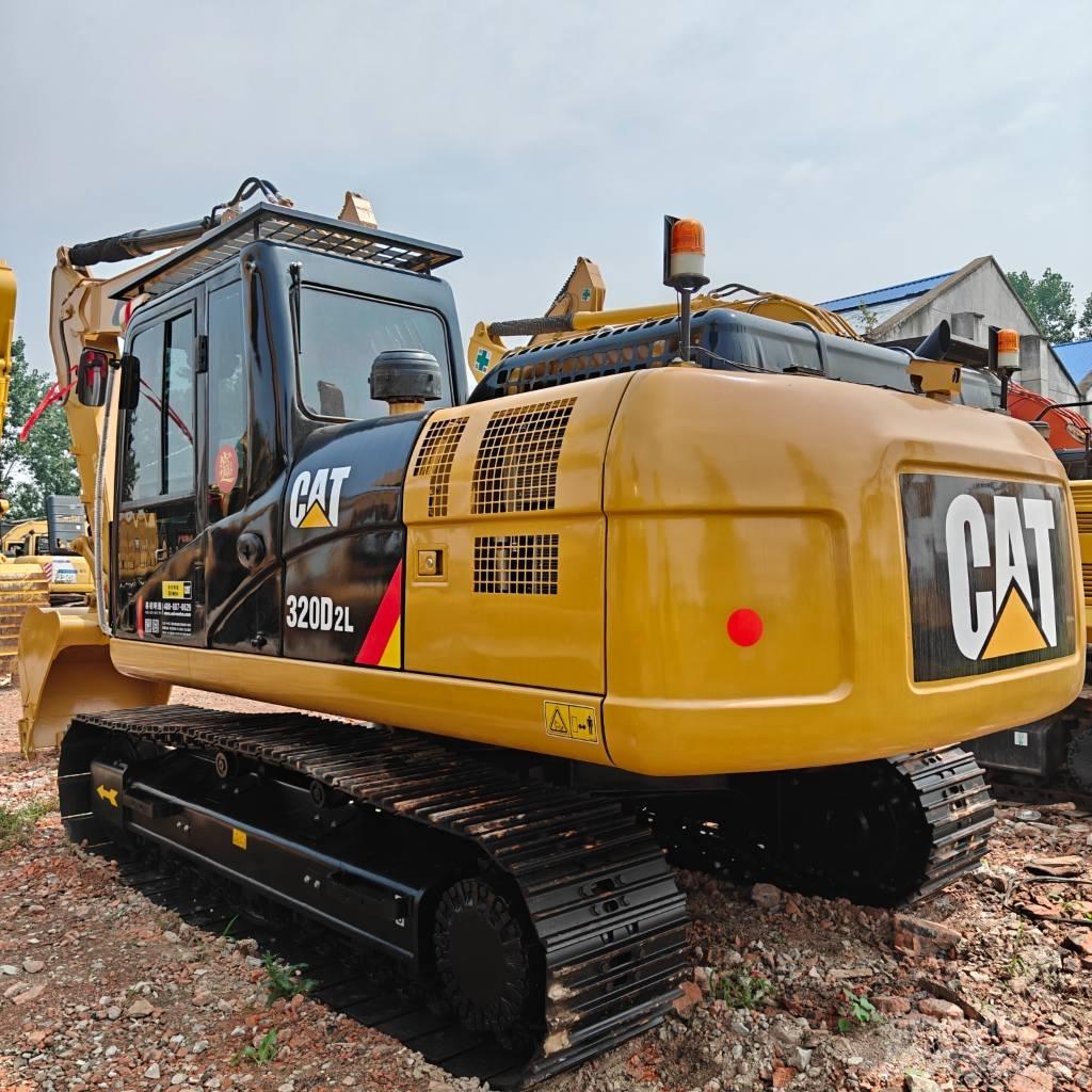 CAT 320D2L Bandgrävare