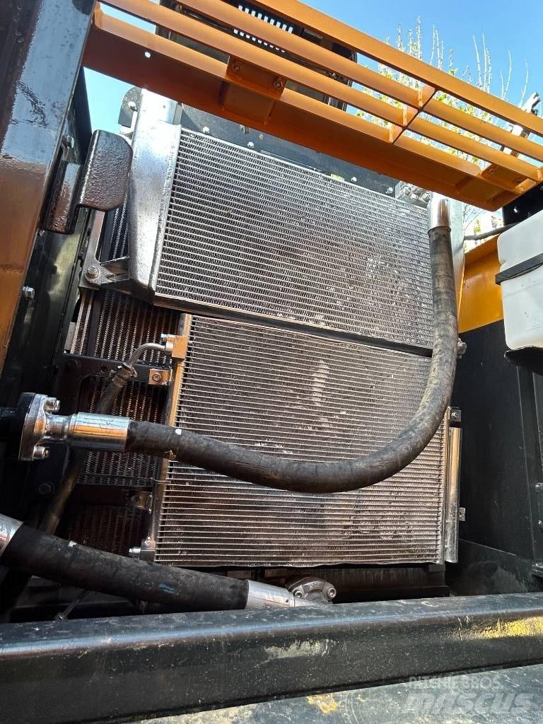 Hyundai 220LC-9S Bandgrävare