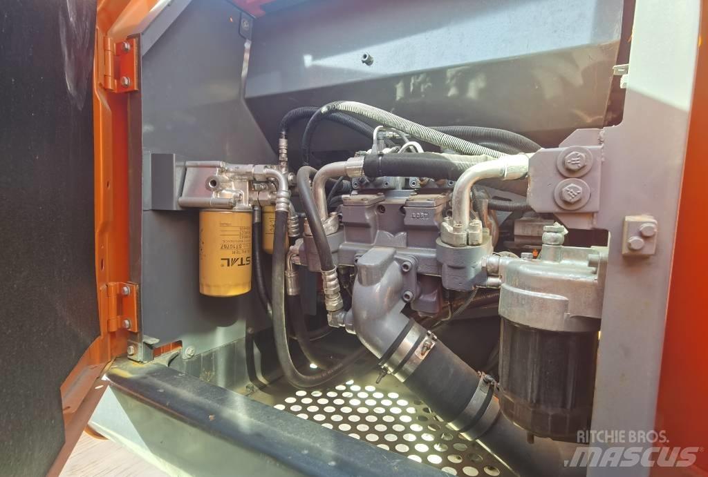 Hitachi ZX 210 Bandgrävare