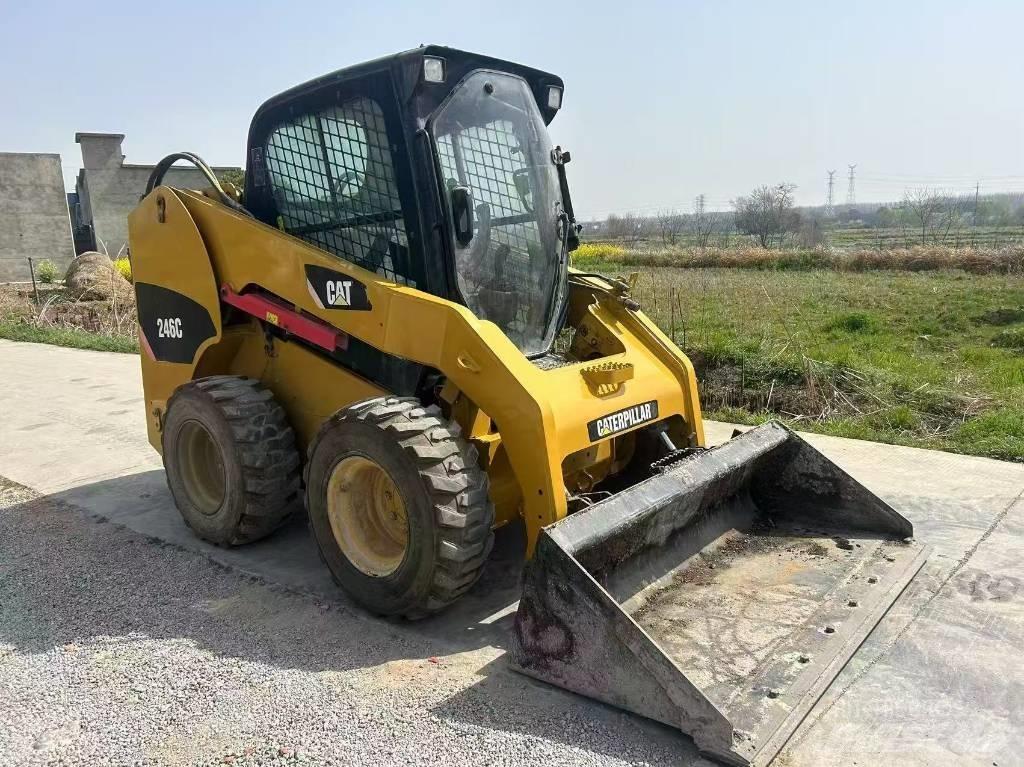 CAT 246 C Kompaktlastare
