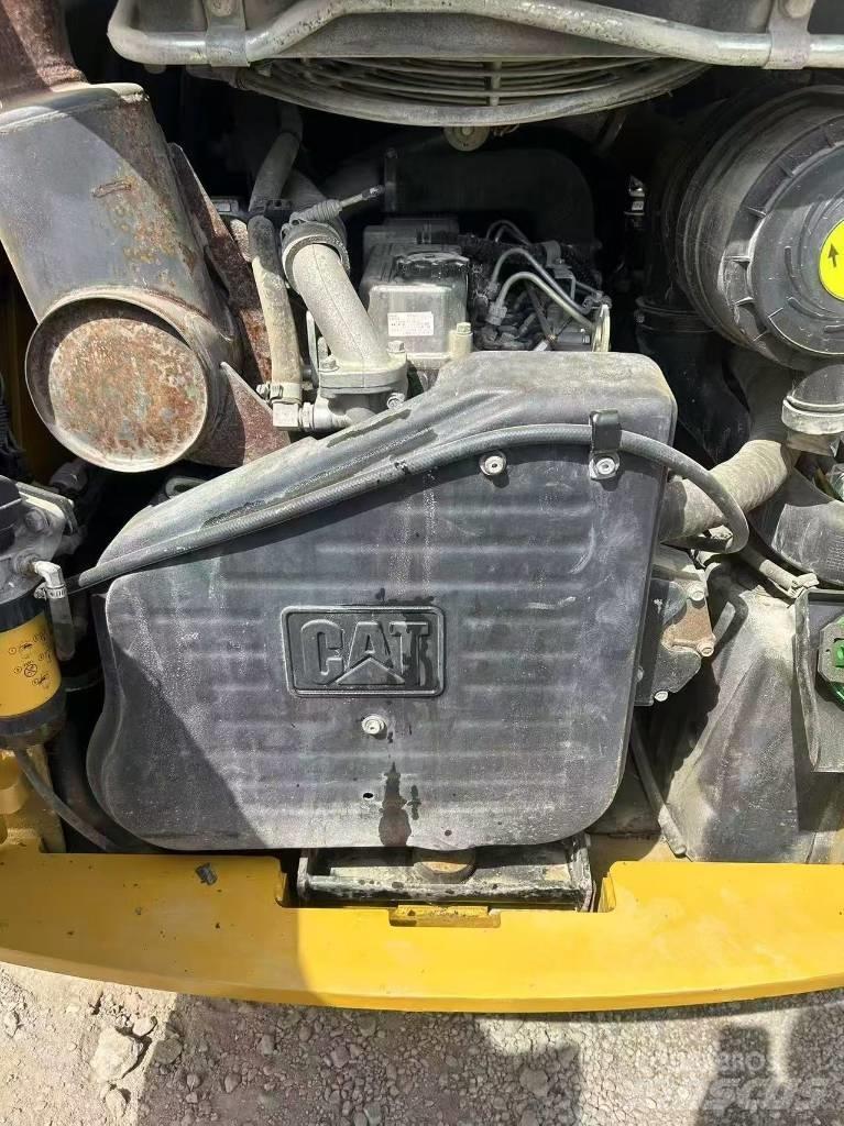 CAT 246 C Kompaktlastare