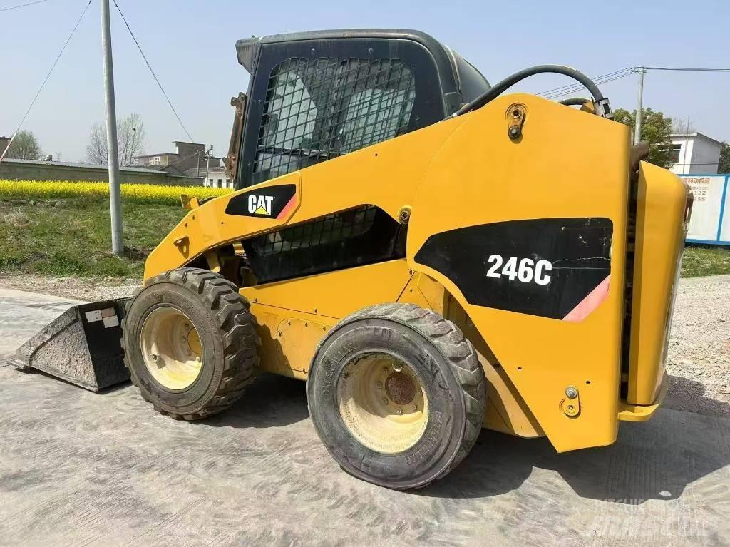 CAT 246 C Kompaktlastare