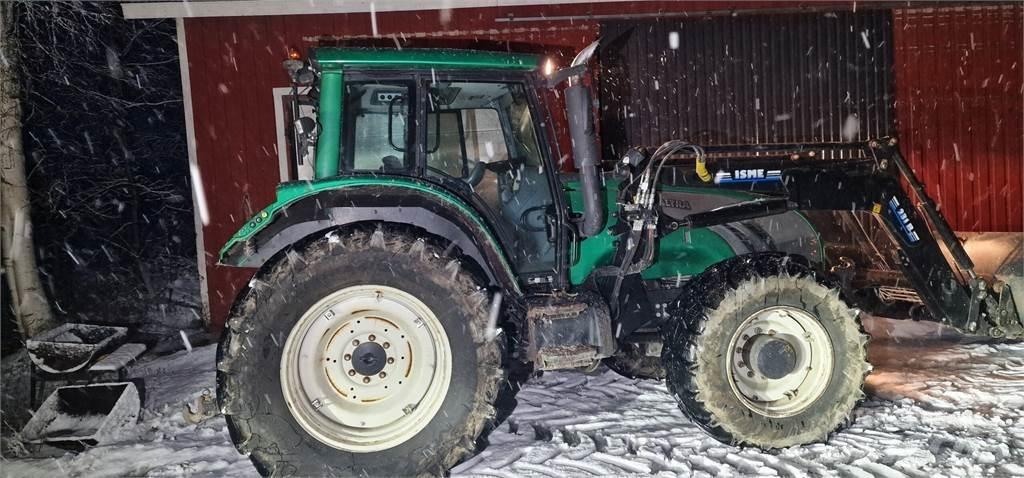 Valtra T182 Traktorer