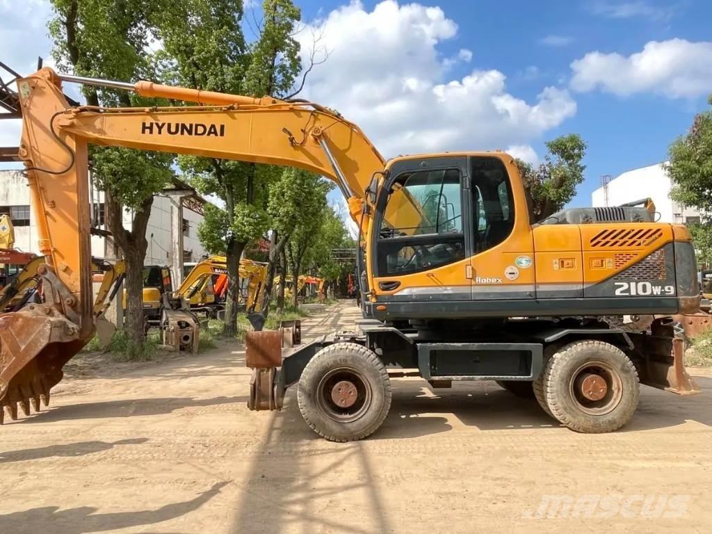 Hyundai R210W-9 Hjulgrävare