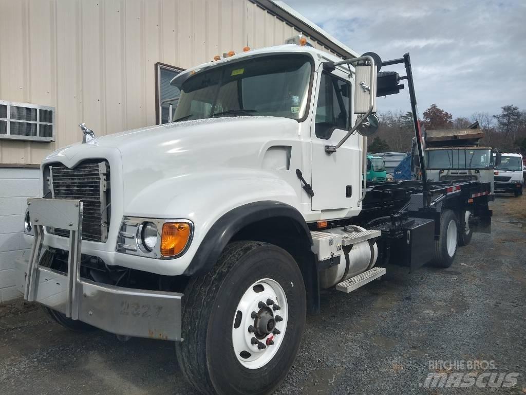 Mack CV 713 Sopbilar