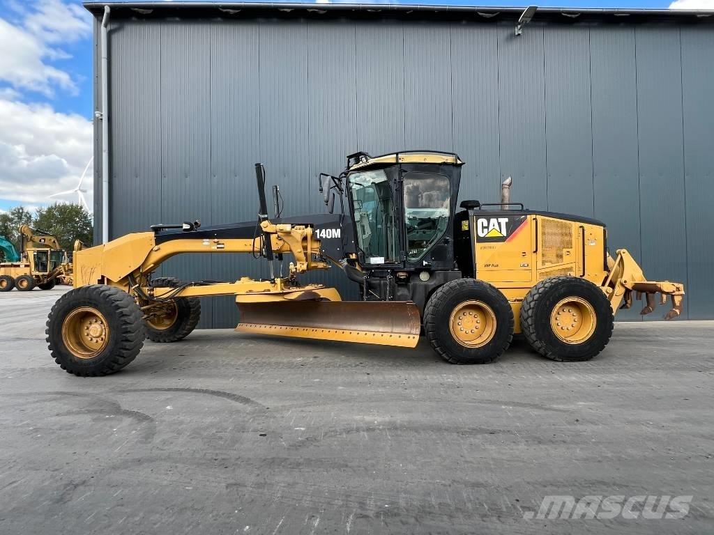 CAT 140M Väghyvlar