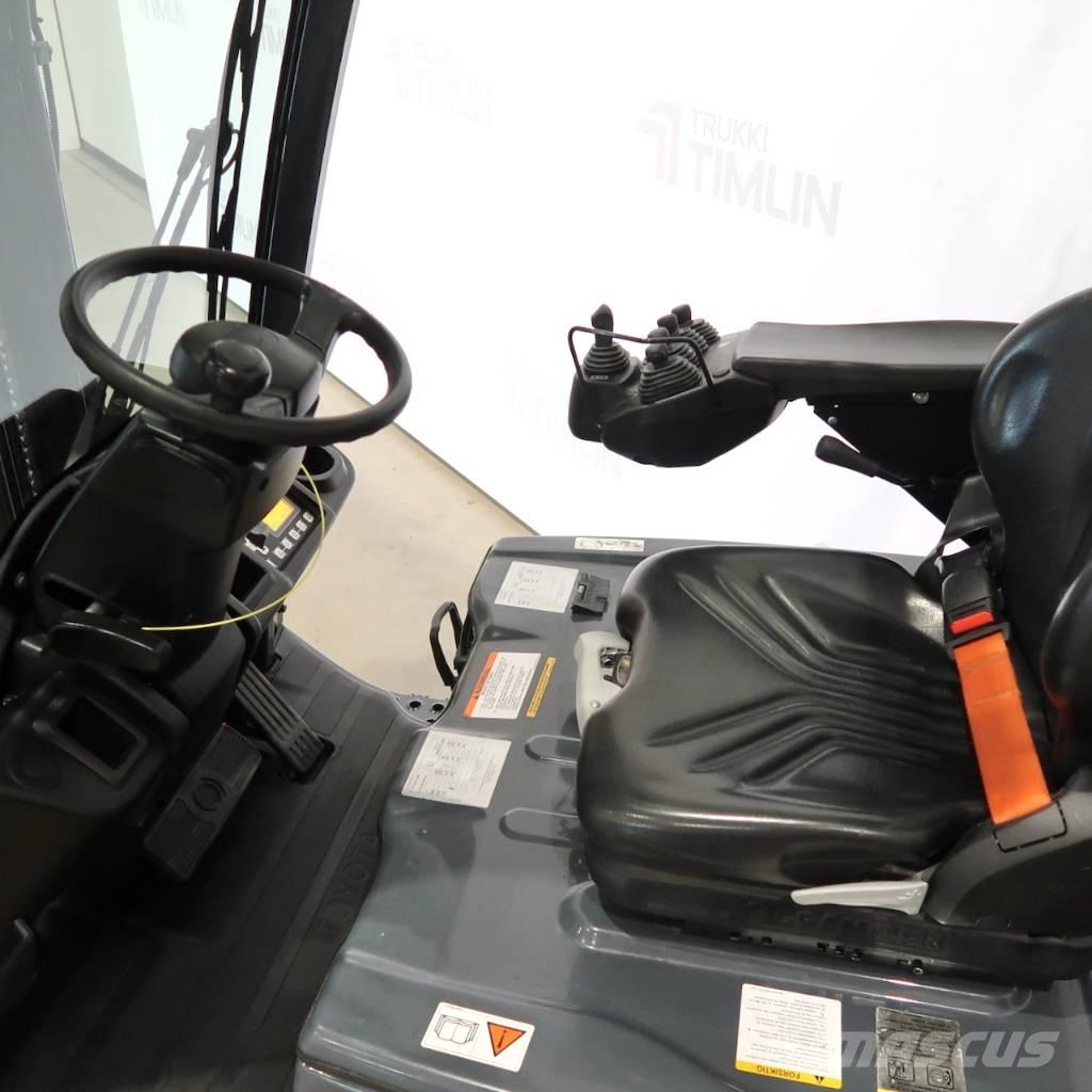 Toyota 8FBEK18T Elmotviktstruckar