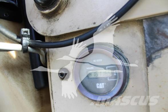 CAT 12H Väghyvlar