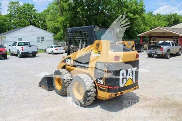 CAT 226 Kompaktlastare