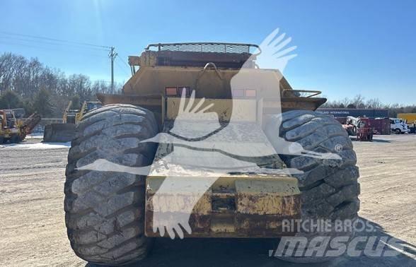 CAT 615C II Schaktvagnar