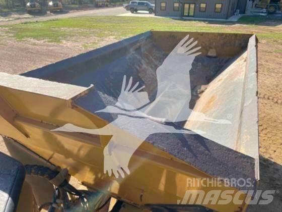 CAT 725C2 Midjestyrd dumper