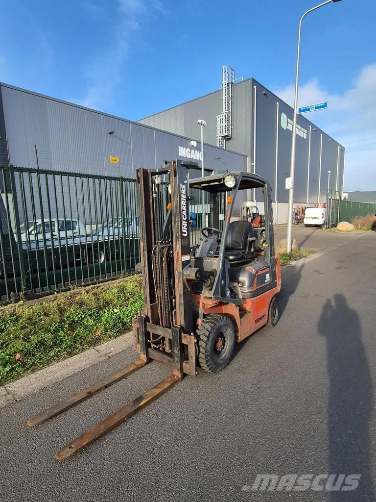 Nissan pd01a15po Gasolmotviktstruckar