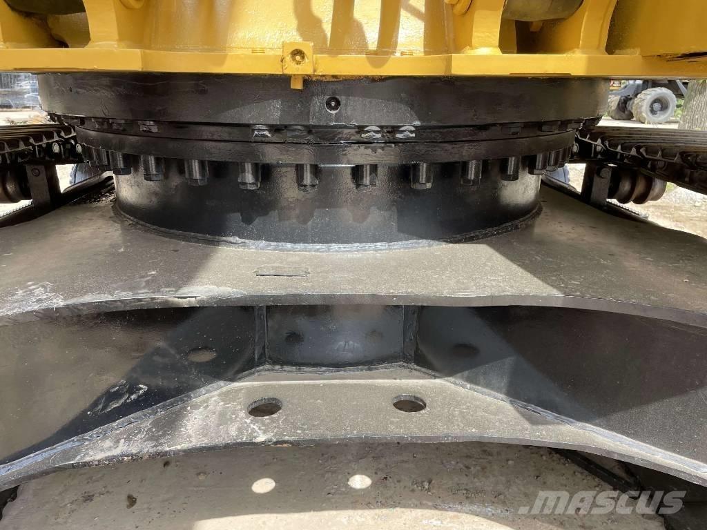 CAT 320D2 Bandgrävare
