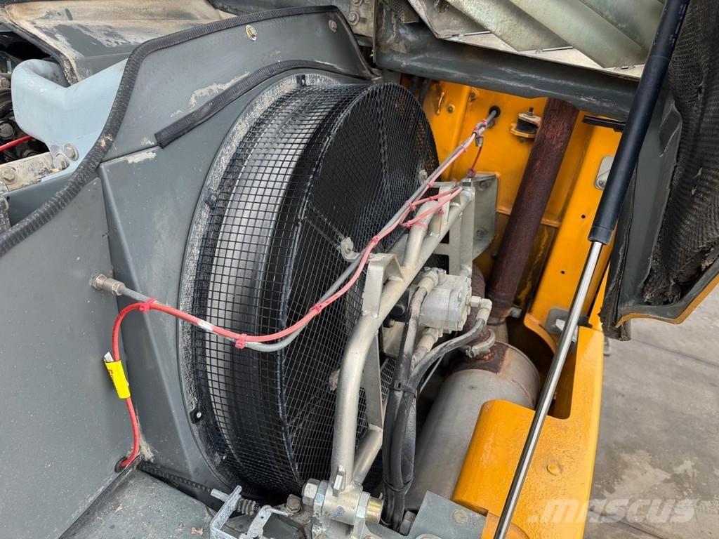 Liebherr A 316 Avfalls / industri hantering