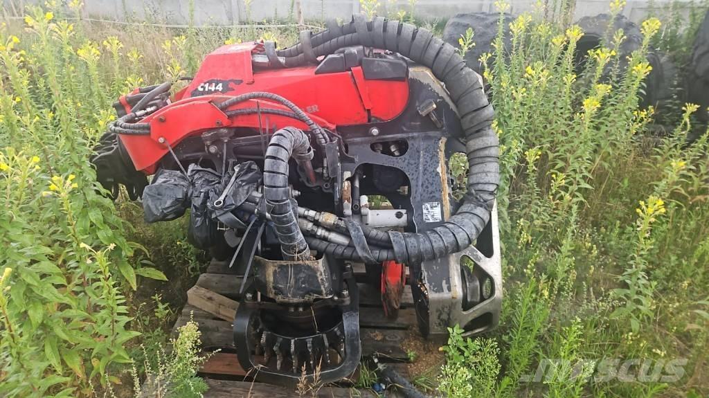 Komatsu C 144 Skördare
