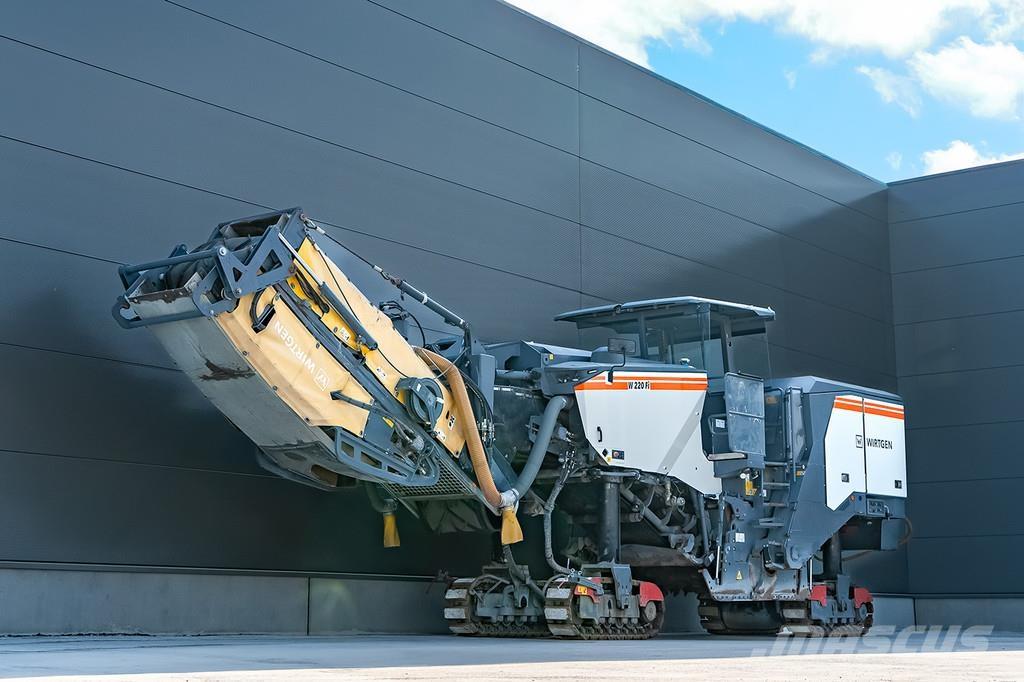 Wirtgen W 220 FI Asfaltskallfräsmaskiner