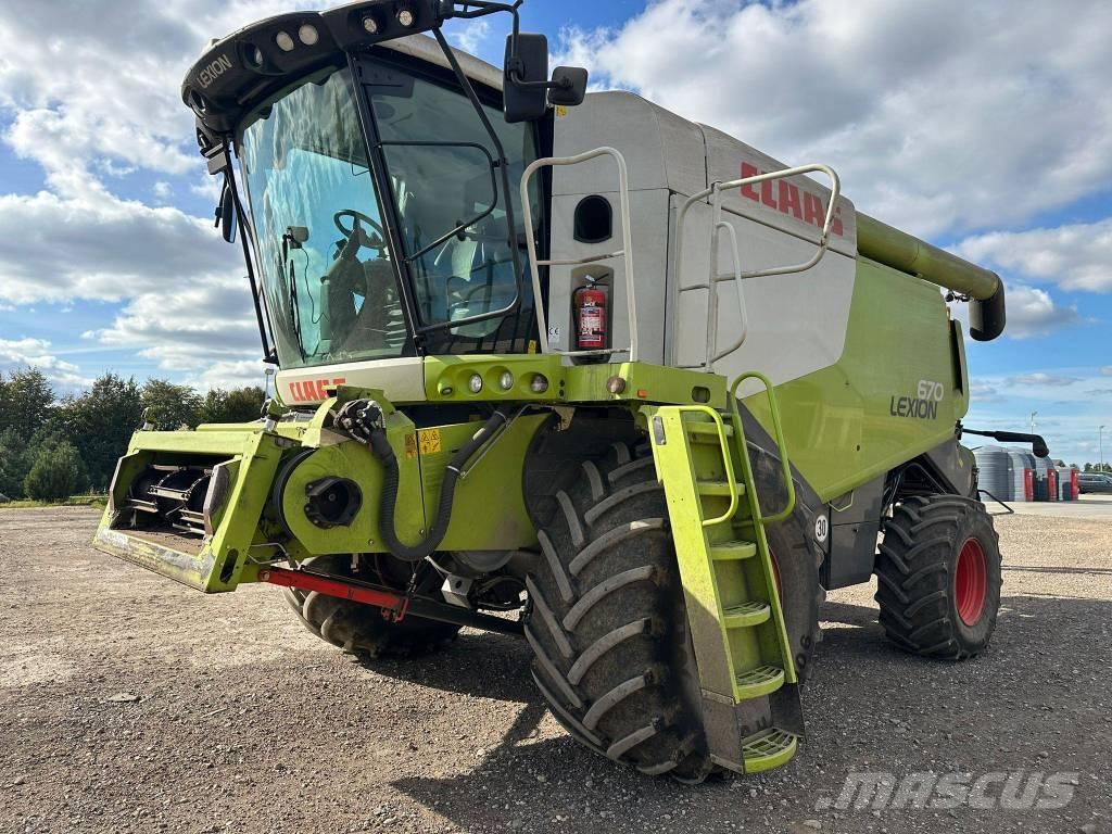 CLAAS Lexion 670 Skördetröskor