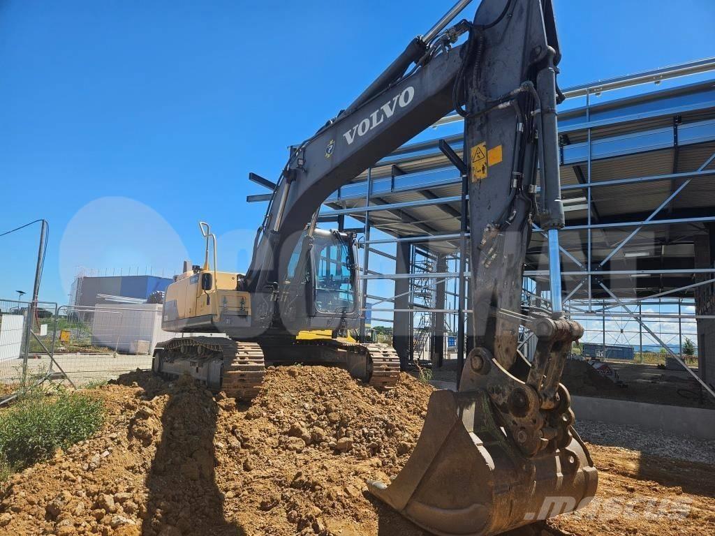 Volvo EC 220 DL Bandgrävare