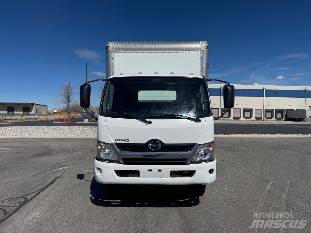 Hino 155 Lätta skåpbilar