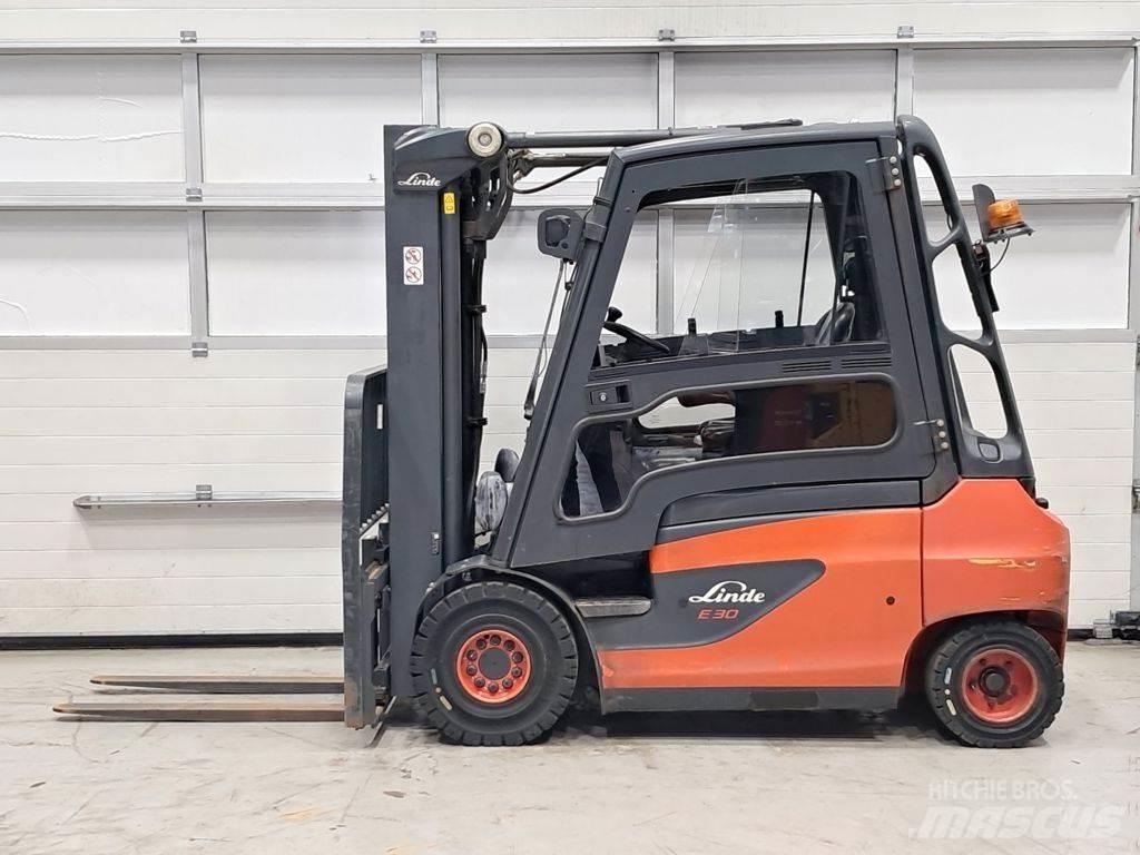 Linde E30-01 Elmotviktstruckar