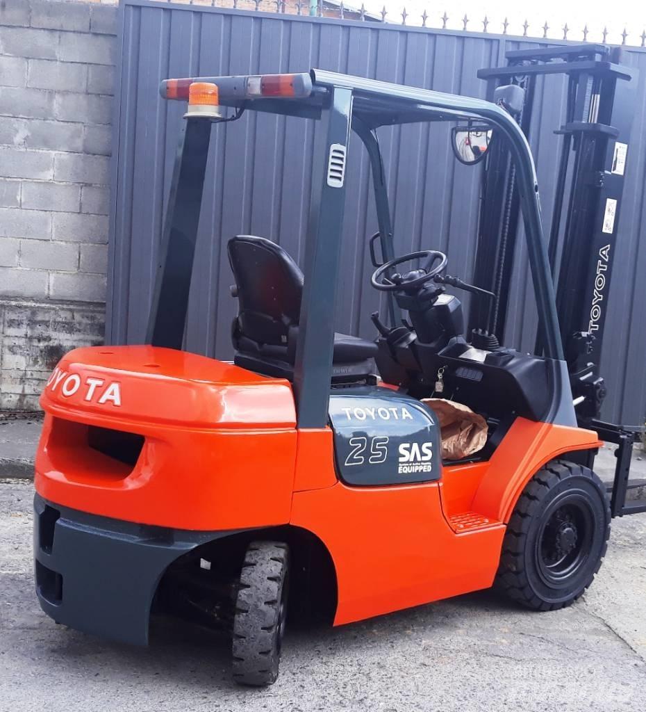 Toyota 02 7 FDF 25 Dieselmotviktstruckar