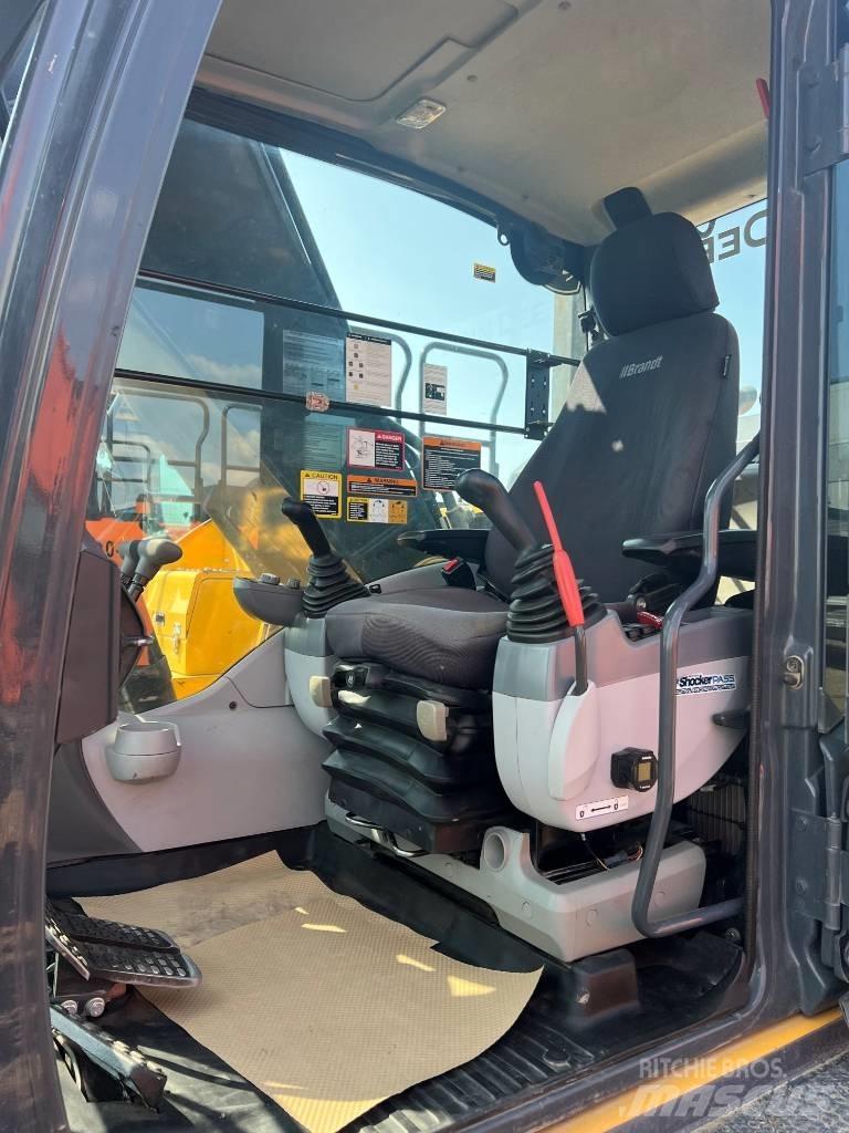 John Deere 300 Bandgrävare