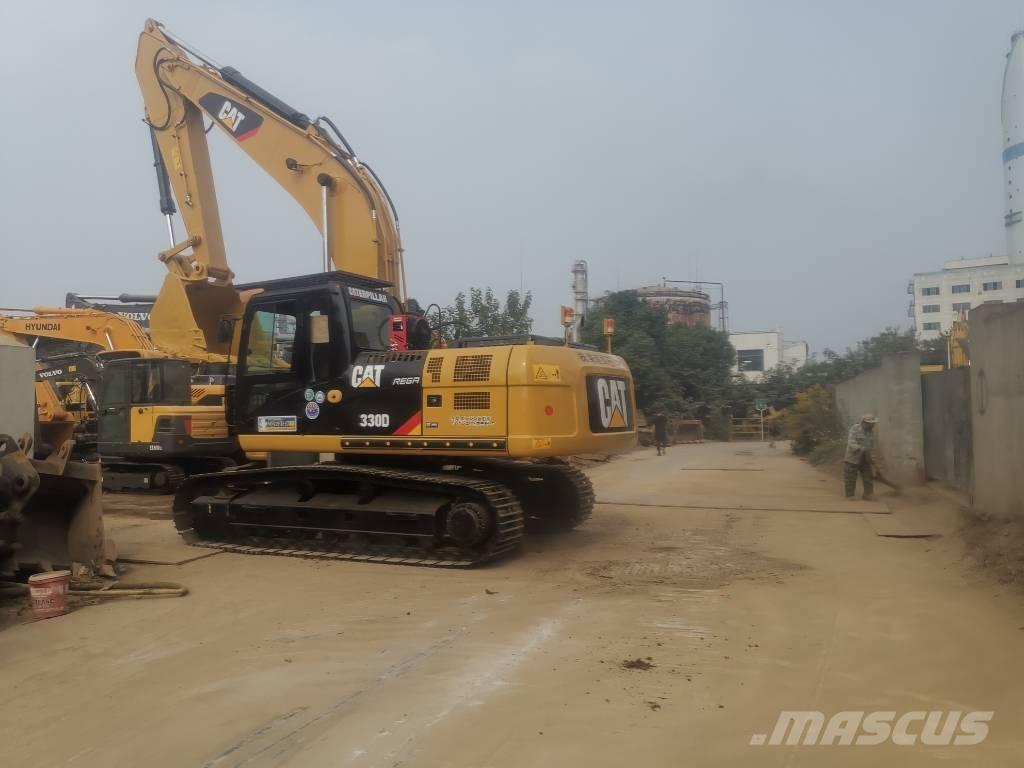 CAT 330 D L Bandgrävare