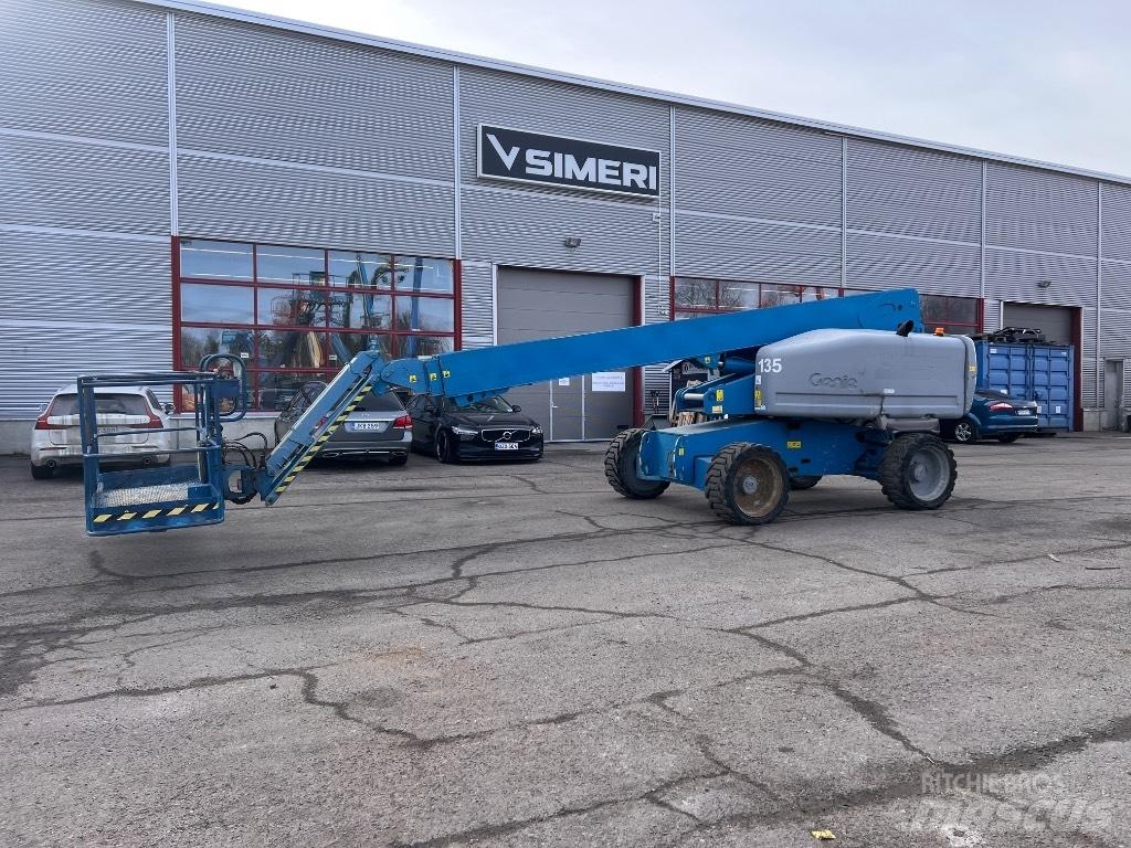 Genie s 65 Bomliftar