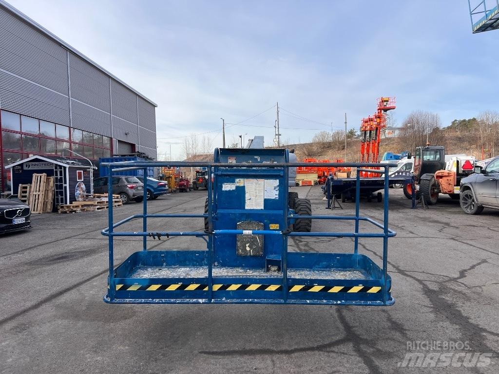 Genie s 65 Bomliftar